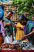 Street life around the Sri Meenakshi-Sundareshwarar Temple of Madurai. Tamil Nadu.  